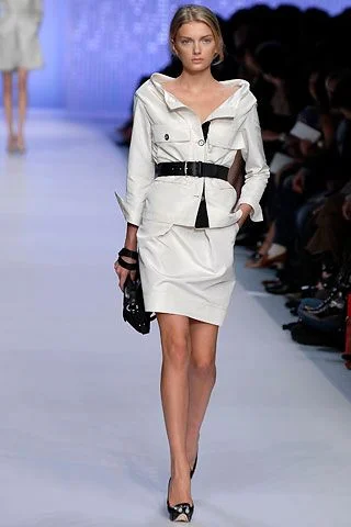 Look 10